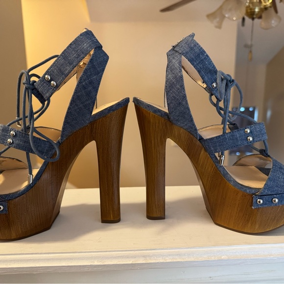 Jessica Simpson - Picture 2 of 6